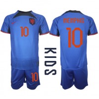 Camiseta Países Bajos Memphis Depay #10 Visitante Equipación para niños Mundial 2022 manga corta (+ pantalones cortos)